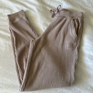 Alo Yoga Muse Ribbed Sweatpants